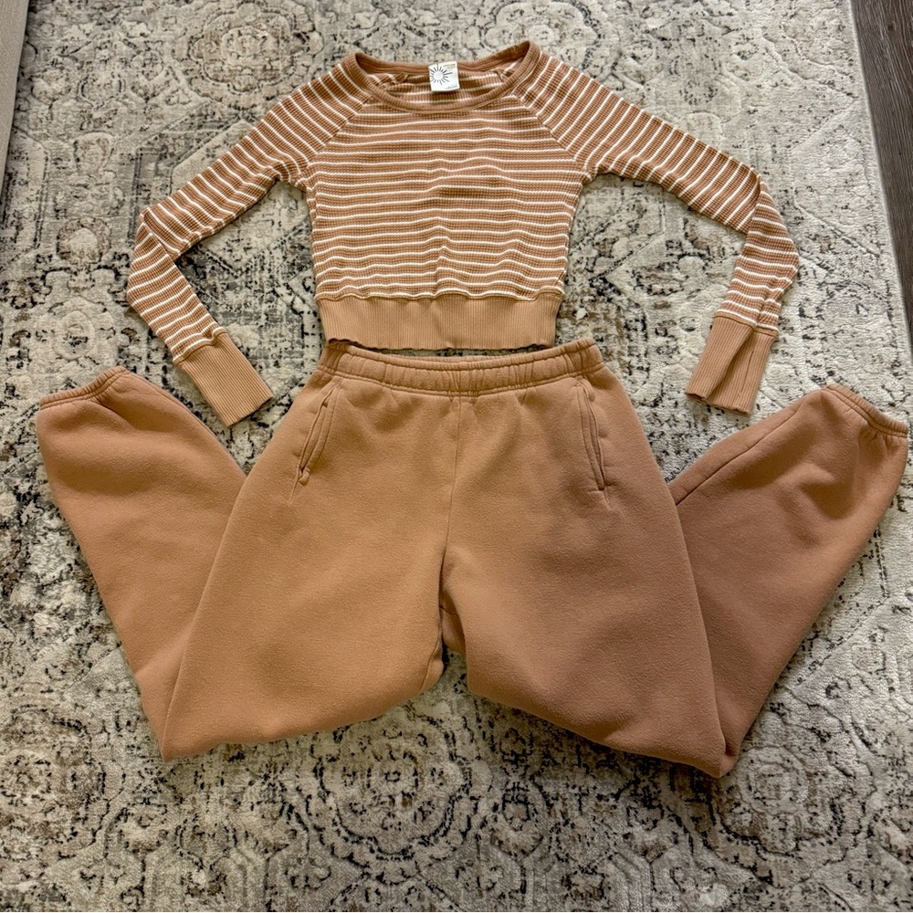 OFFLINE By Aerie Cloud Waffle Open Neck Cropped T-Shirt & Fleece Jogger